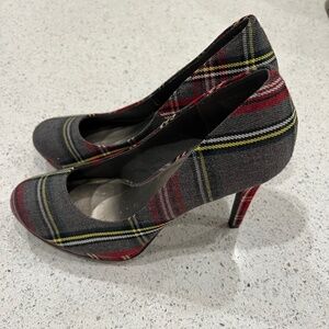 Fioni Plaid heels Size 8
